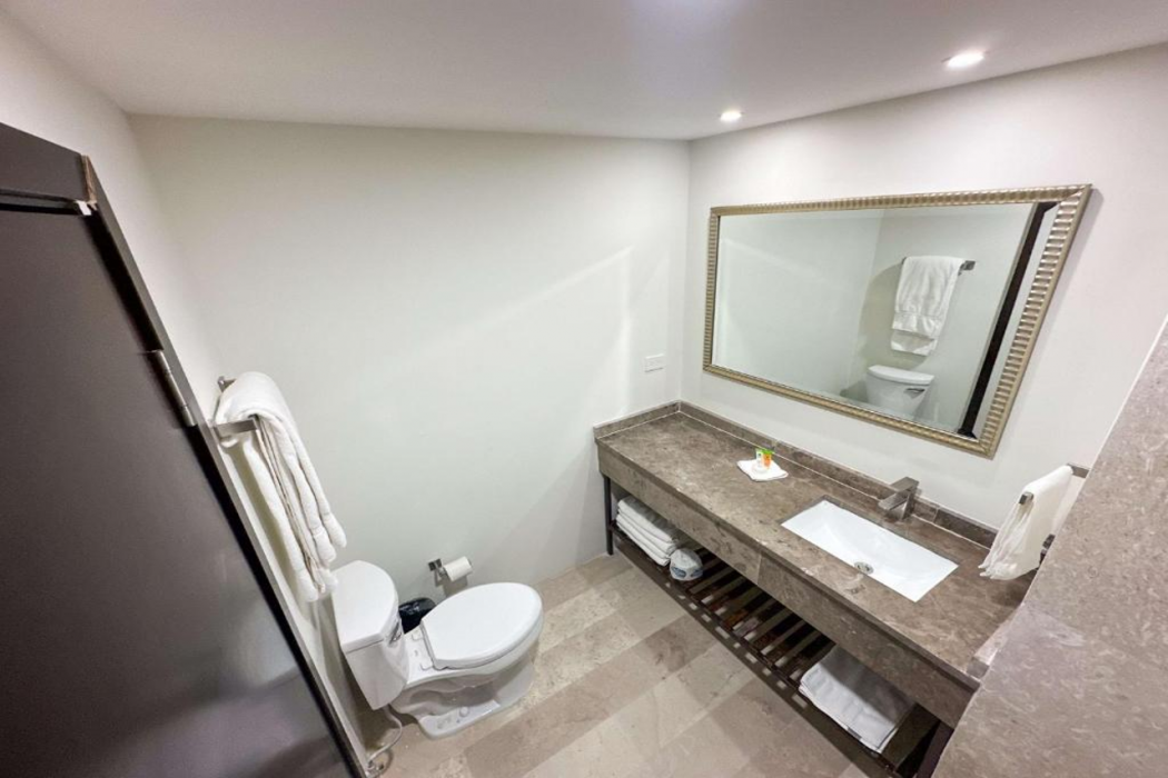 Best Western Plus Sacramento 13/27