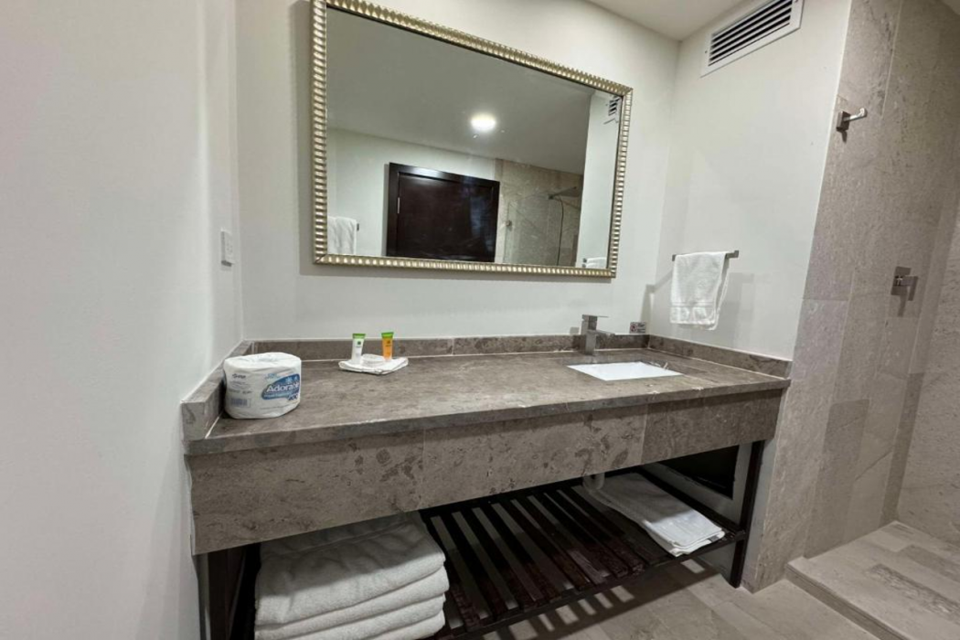 Best Western Plus Sacramento 14/27