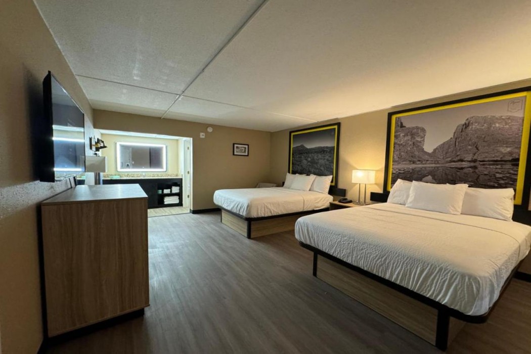 Super 8 by Wyndham Corpus Christi Airport 10/51