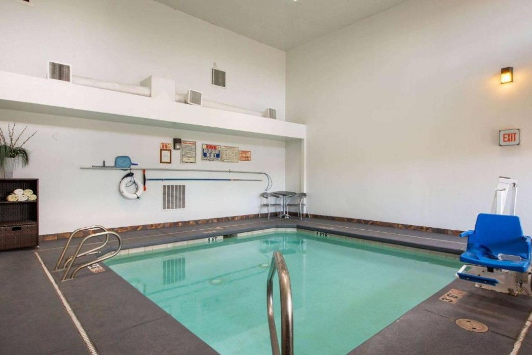 Sandia Peak Inn Old Town ABQ, a Howard Johnson by Wyndham 21/38