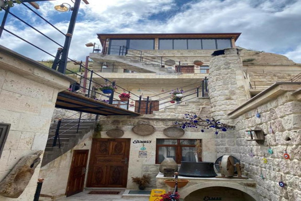 Bayar Cave Suite 2/60