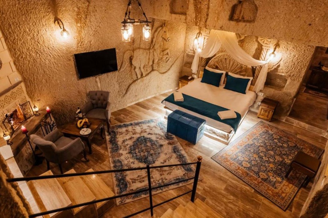Bayar Cave Suite 19/60