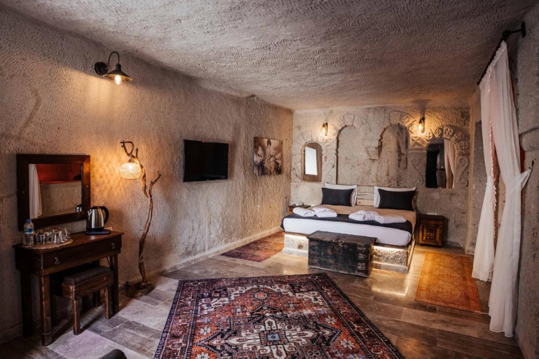 Bayar Cave Suite 20/60