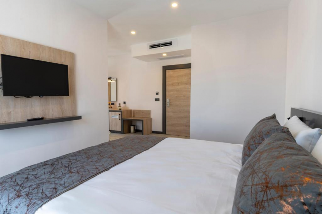 Irenic Hotel 13/49