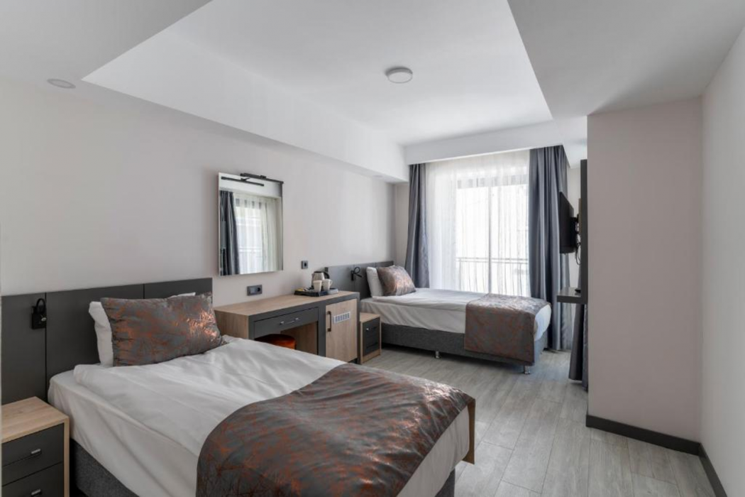 Irenic Hotel 12/49