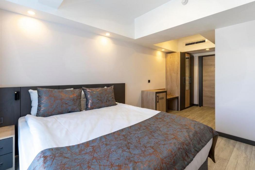 Irenic Hotel 16/49