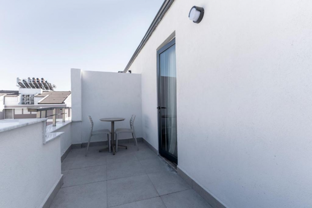 Irenic Hotel 37/49