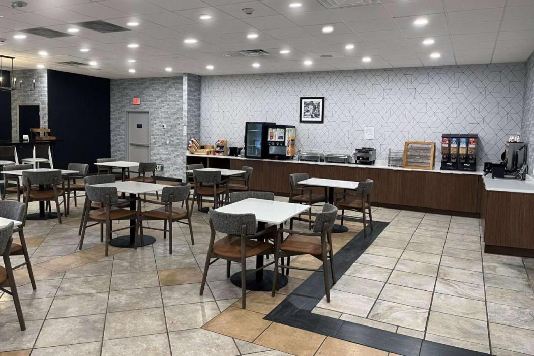 Hawthorn Extended Stay by Wyndham Columbia / Ft. Jackson 30/55