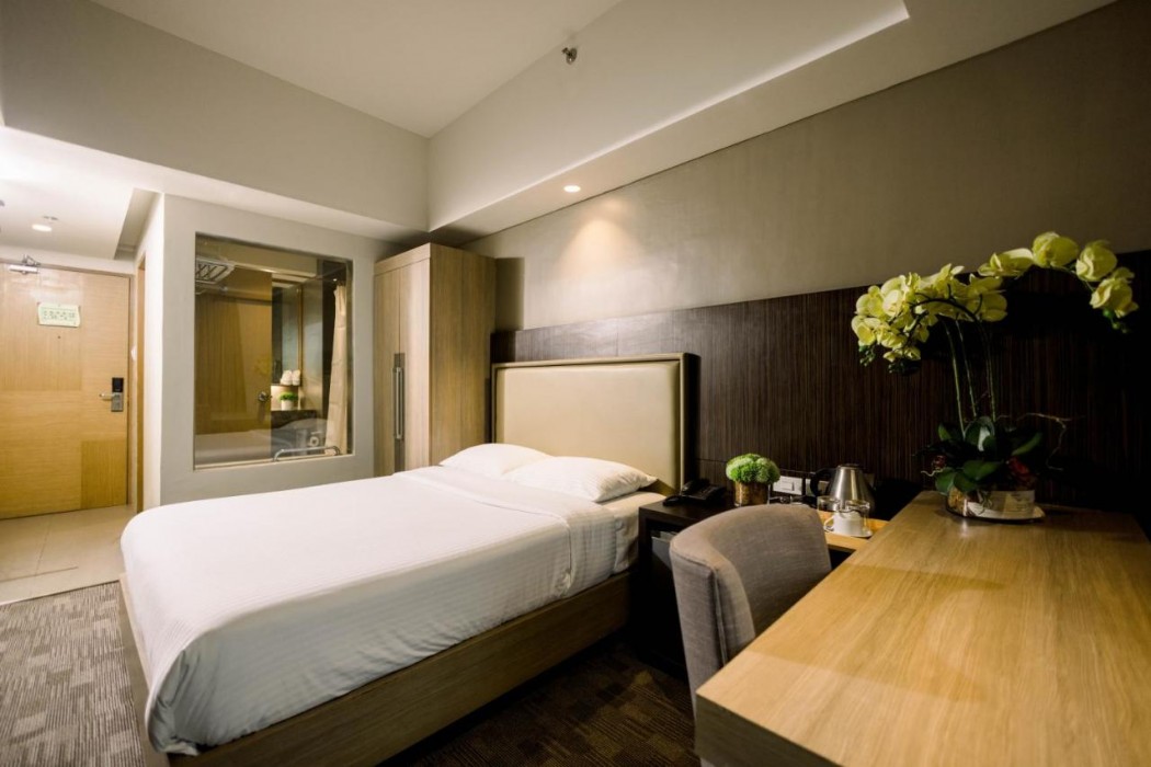 Sotogrande Katipunan 12/72