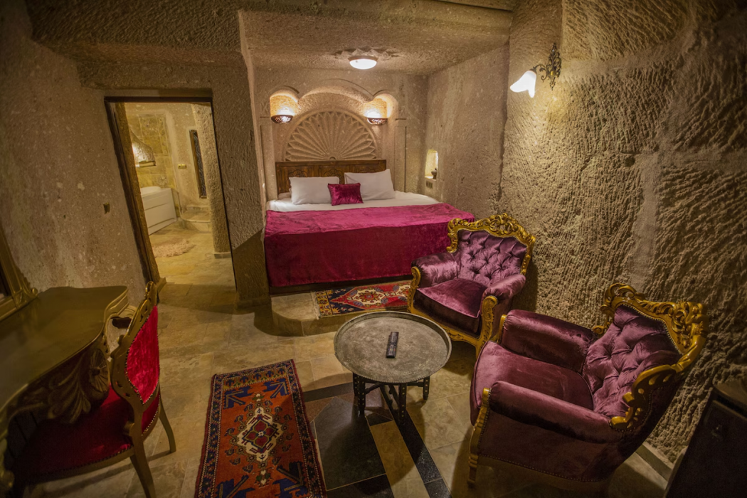Royal Cave Hotel 7/58