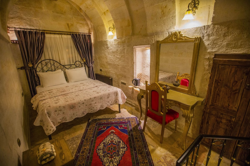 Royal Cave Hotel 10/58