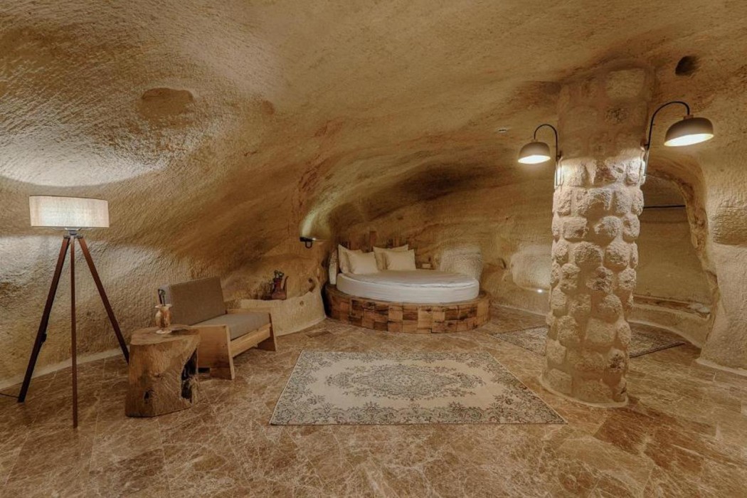 Solem Cave Suites 12/56