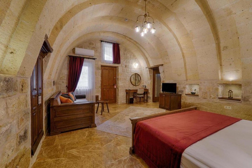Solem Cave Suites 8/56