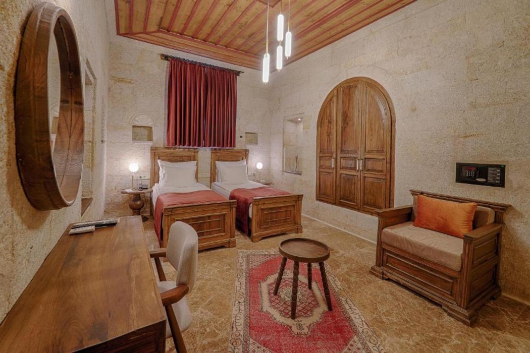 Solem Cave Suites 15/56