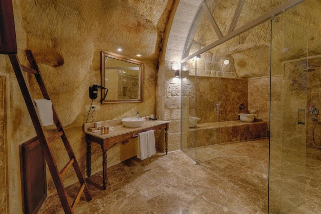 Solem Cave Suites 10/56