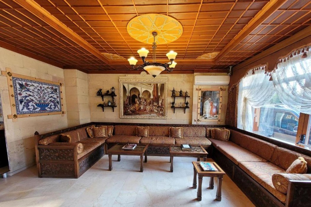 Saruhan Hotel 8/57