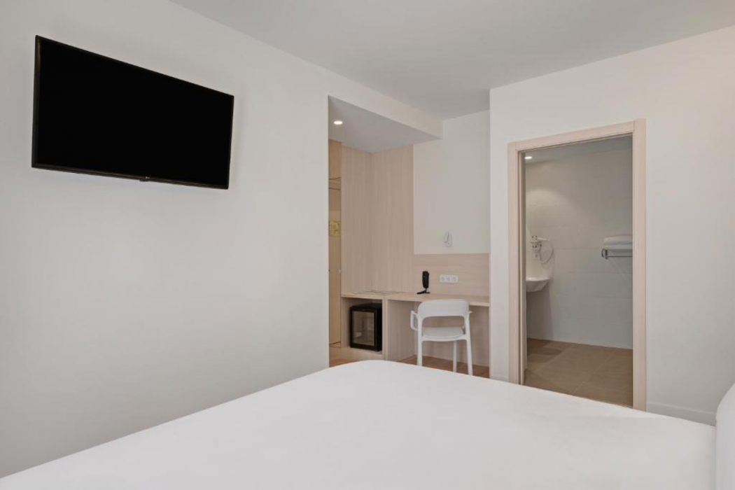 B&B HOTEL Santiago Milladoiro 6/17