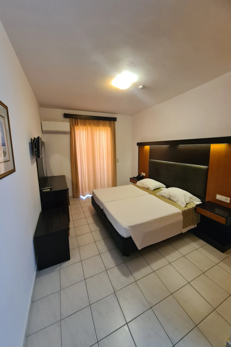 Corali Hotel 11/63