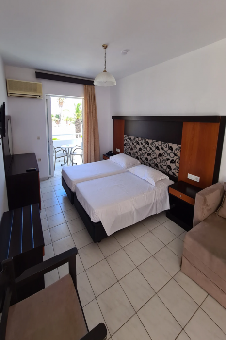 Corali Hotel 13/63
