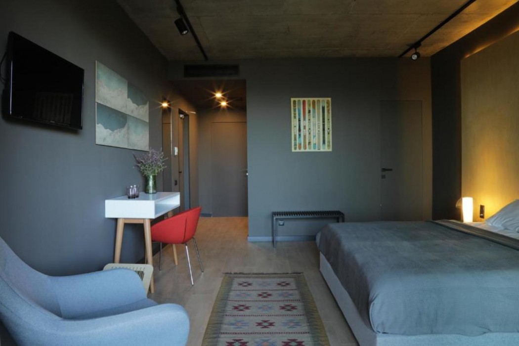 Quadrum Ski & Yoga Resort 8/68