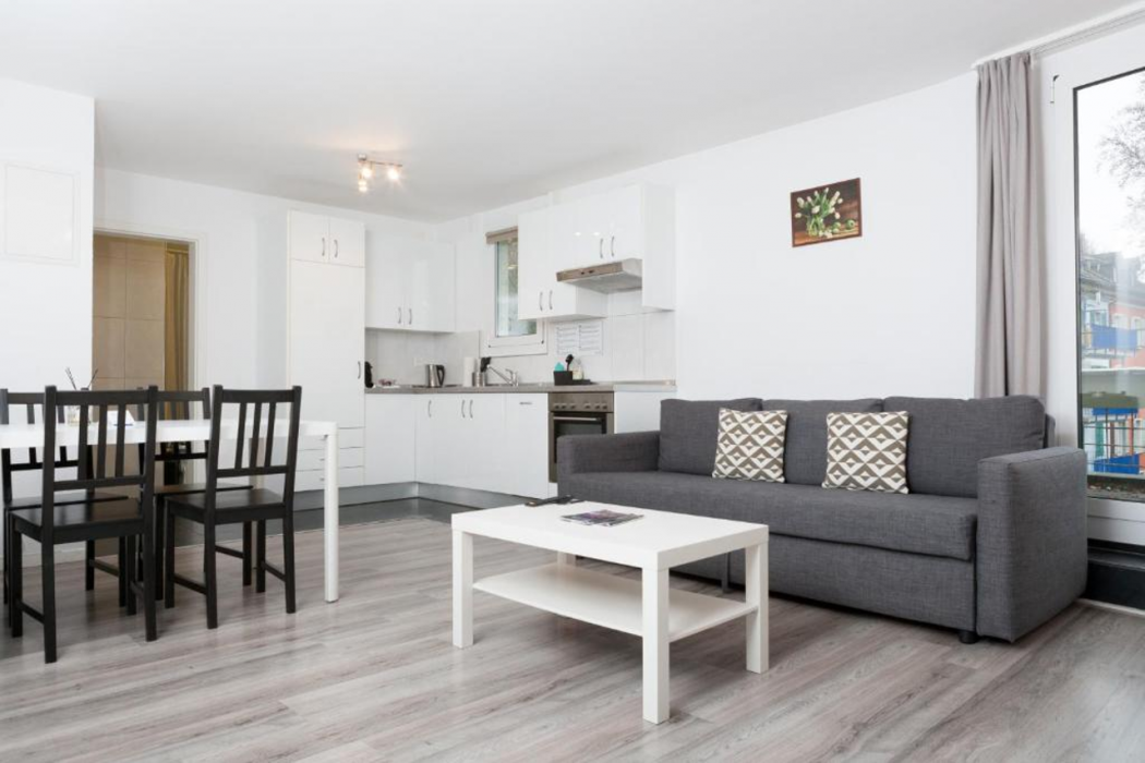Galaxy Apartments 8/10