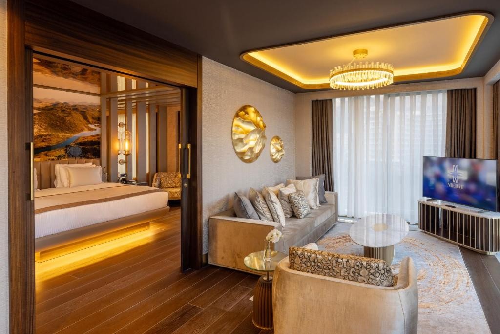 Merit Starlit Hotel & Residence 41/96