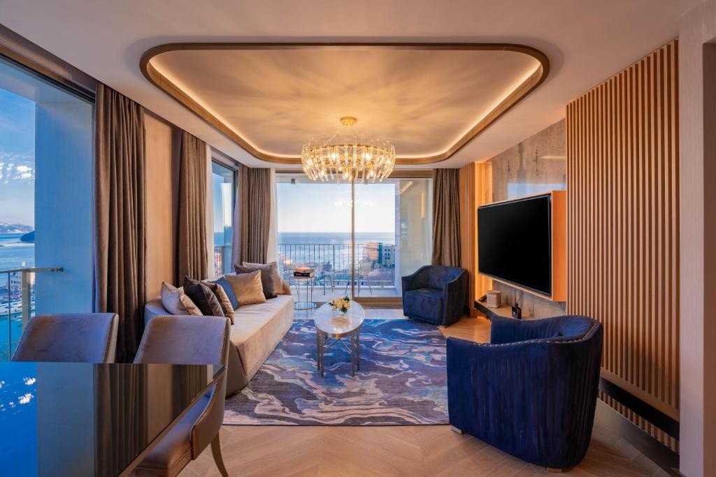 Merit Starlit Hotel & Residence 54/96