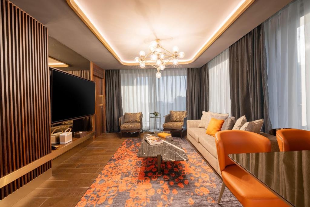 Merit Starlit Hotel & Residence 18/96