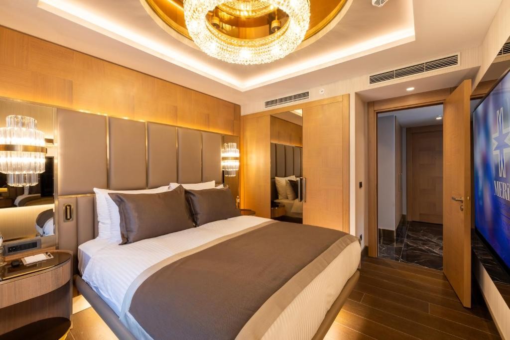 Merit Starlit Hotel & Residence 20/96