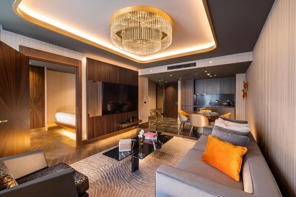 Merit Starlit Hotel & Residence 34/96