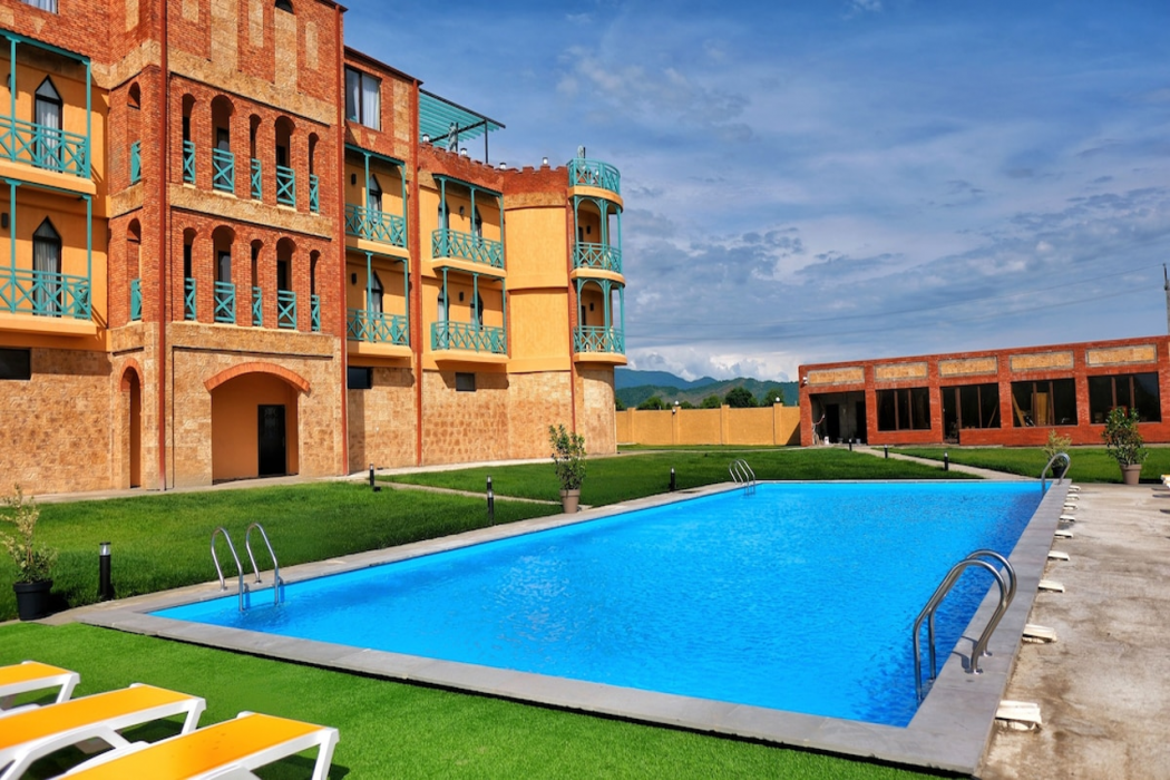 Burki Castle & Cellar 33/61