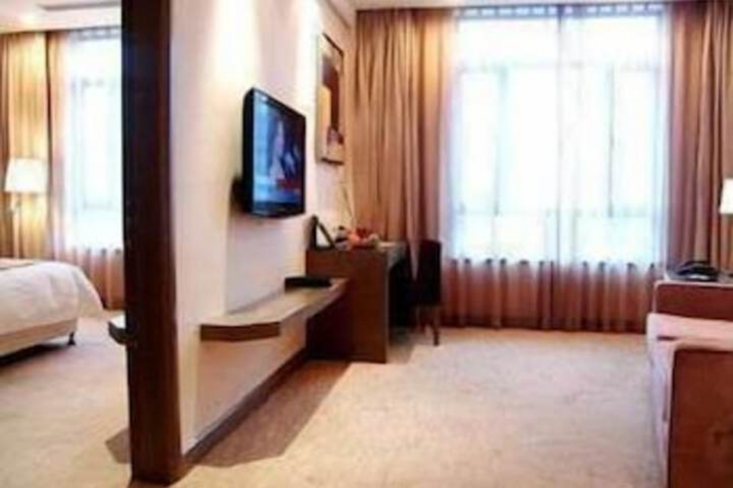 Ramada Plaza Caohejing 10/22