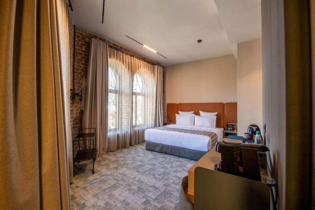 Qarvasla Hotel 11/68