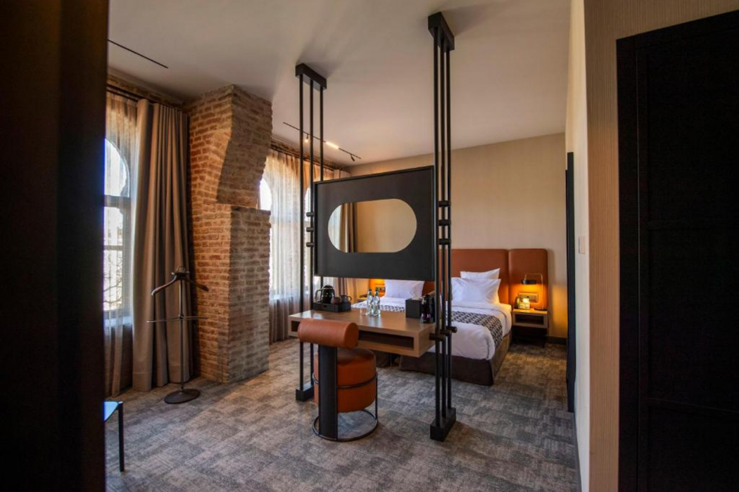 Qarvasla Hotel 10/68