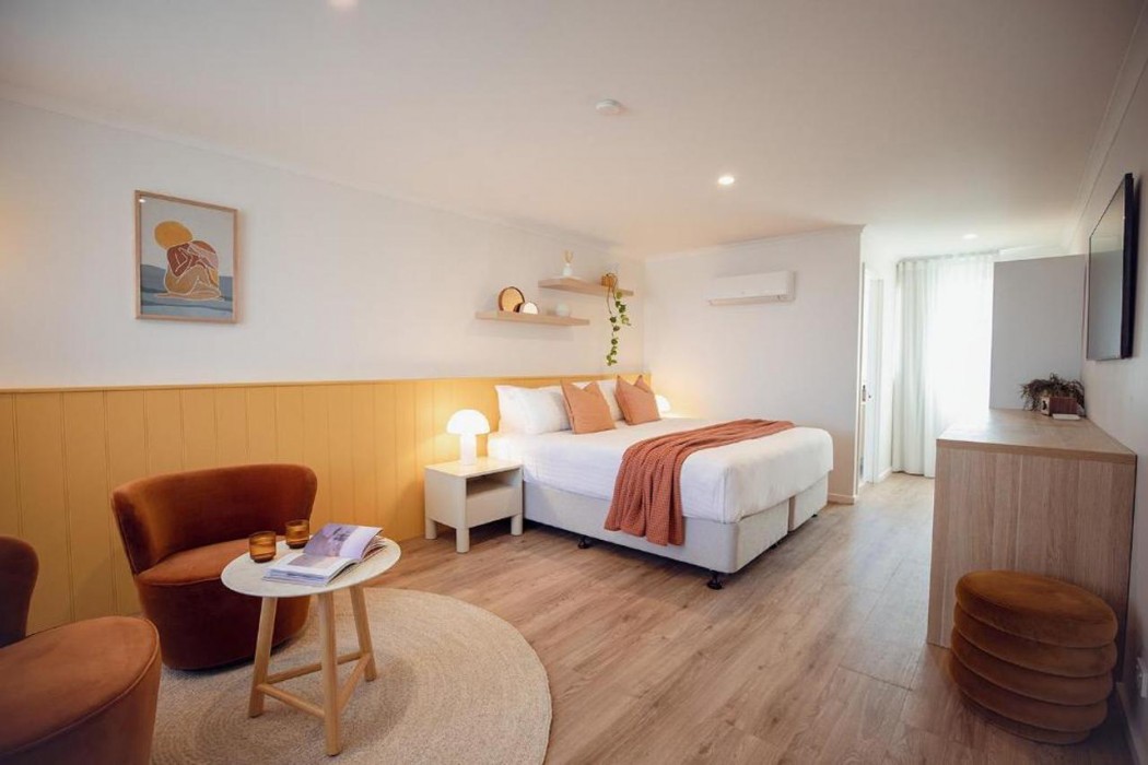 Sunnymead Hotel 8/48