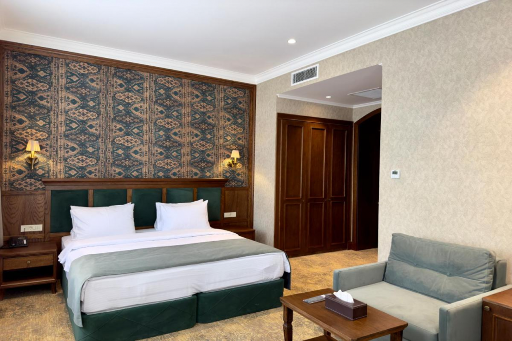 Midway Baku Hotel 16/68