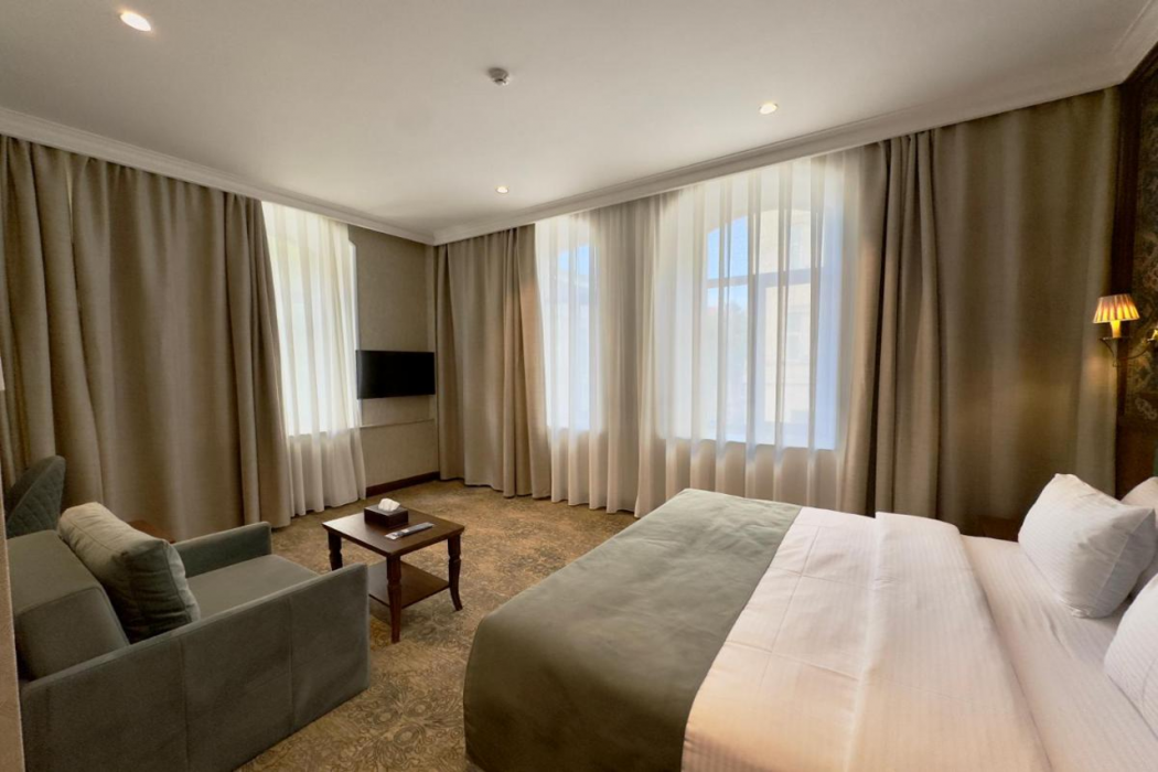 Midway Baku Hotel 18/68