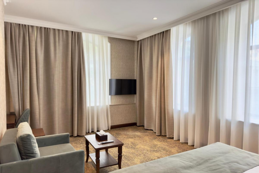 Midway Baku Hotel 17/68