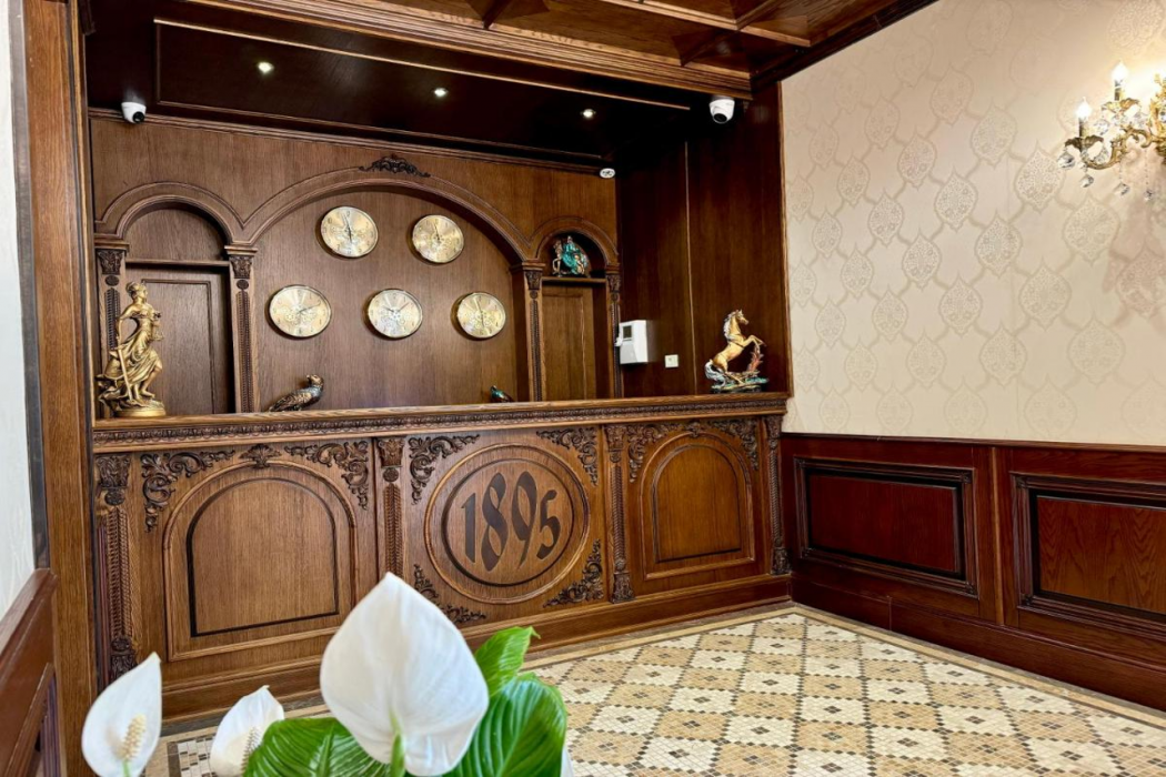 Midway Baku Hotel 10/68