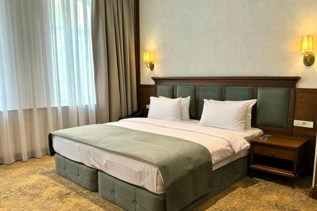 Midway Baku Hotel 20/68