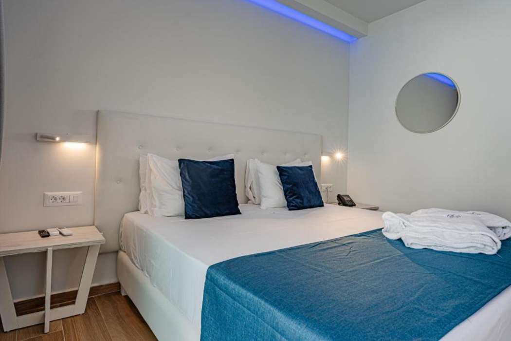 Magique Bleu Suites 12/50