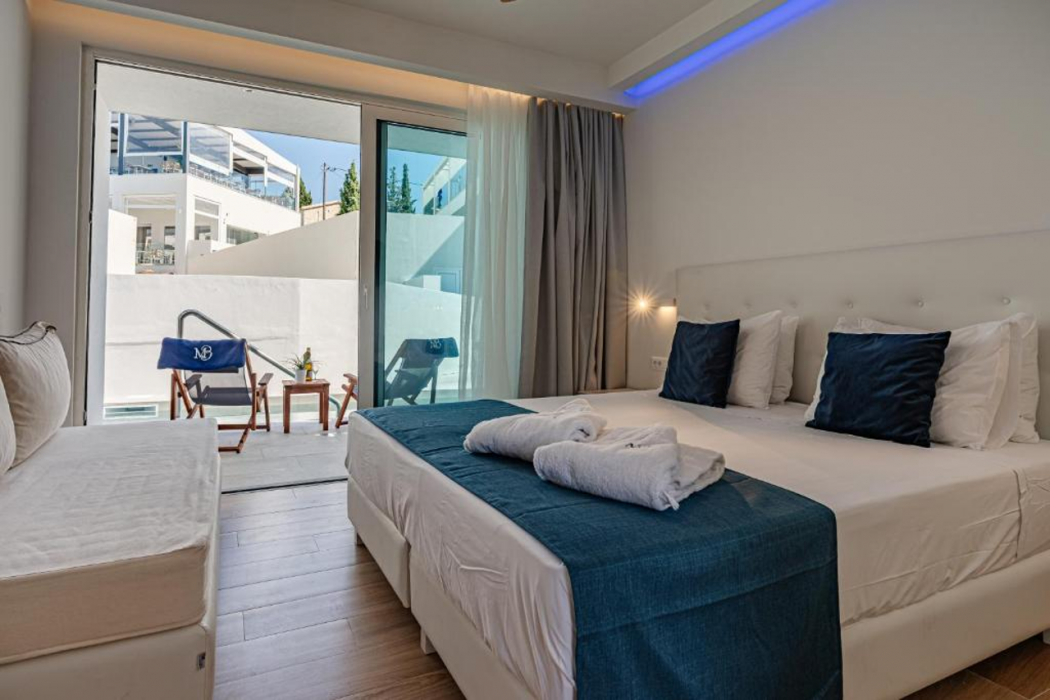 Magique Bleu Suites 10/50