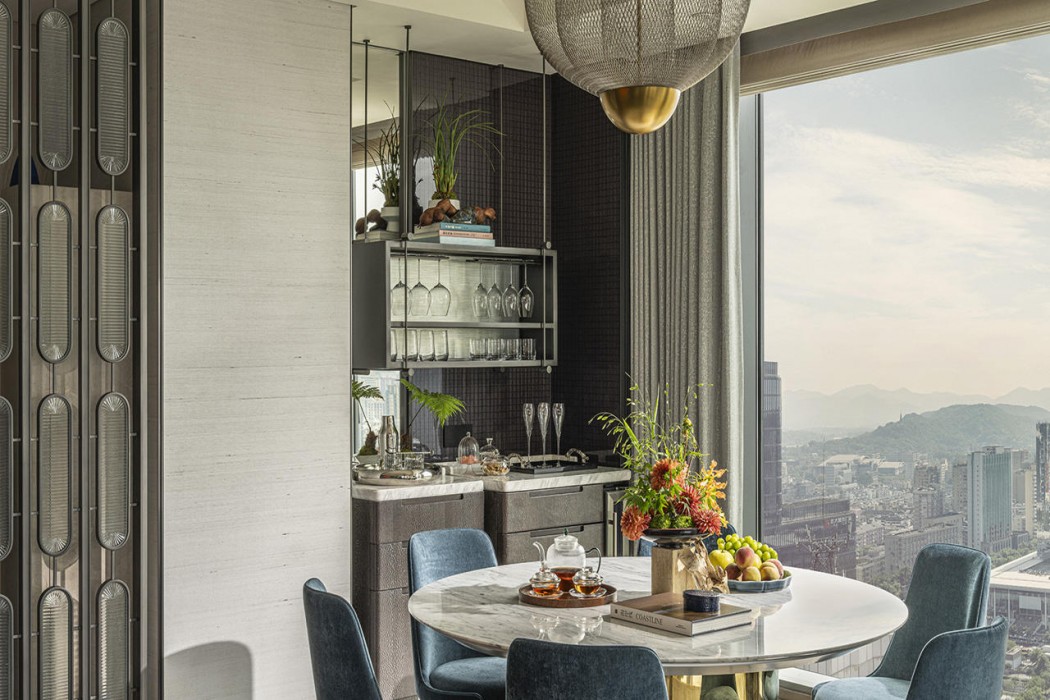 Four Seasons Hotel Hangzhou at Hangzhou Centre 17/55