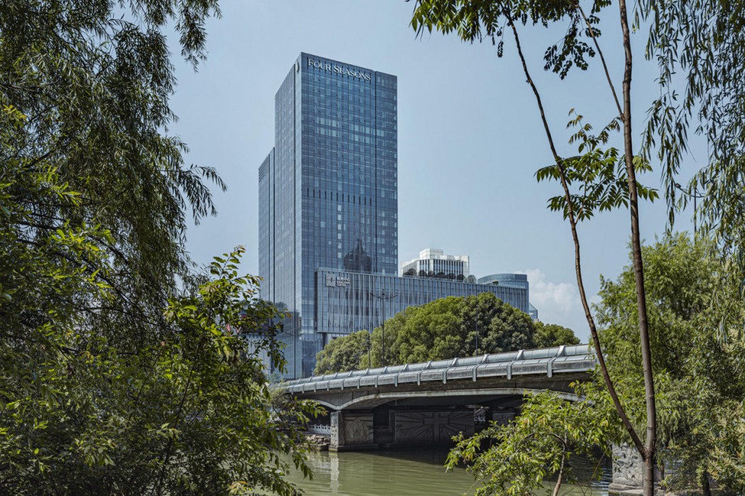 Four Seasons Hotel Hangzhou at Hangzhou Centre 2/55