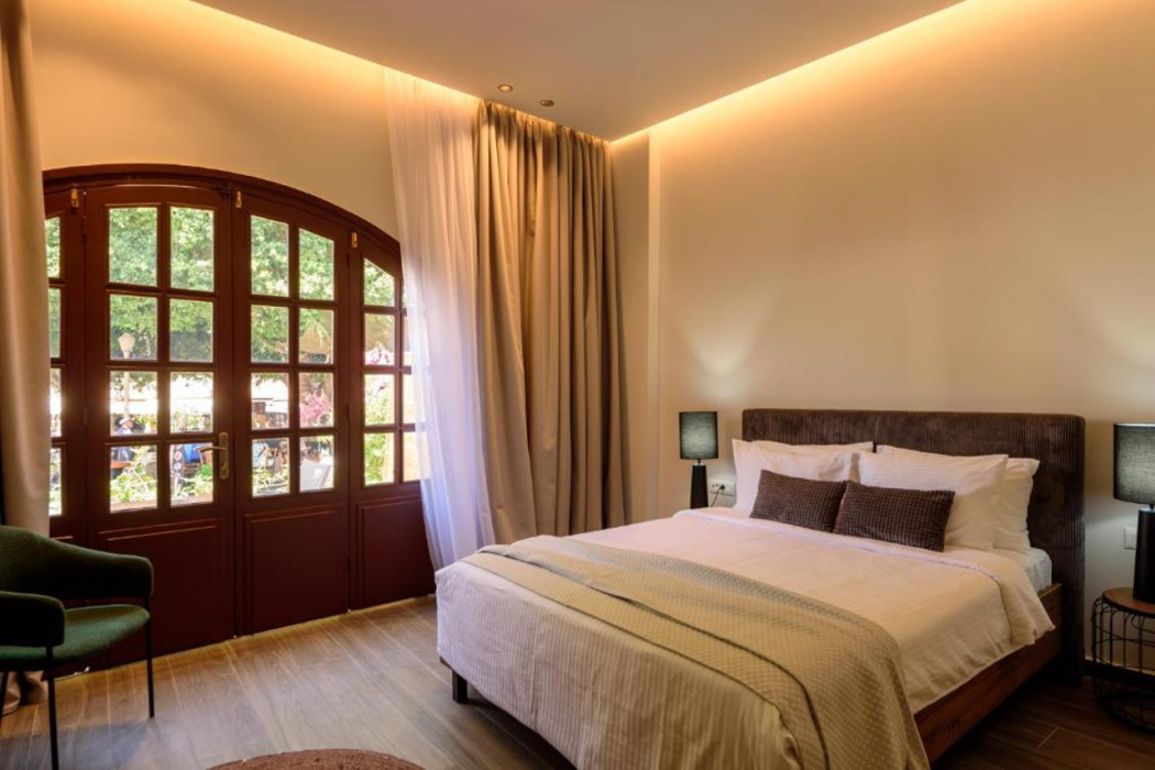 Arthur Suites 18/60