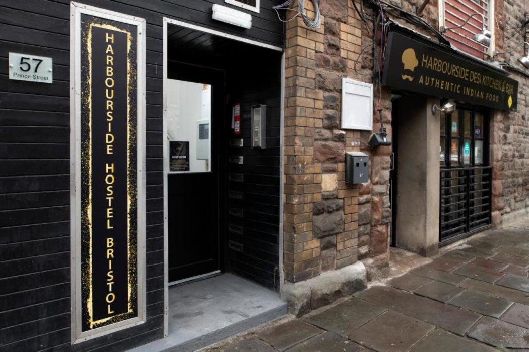 OYO Harbourside Hostel Bristol 1/39