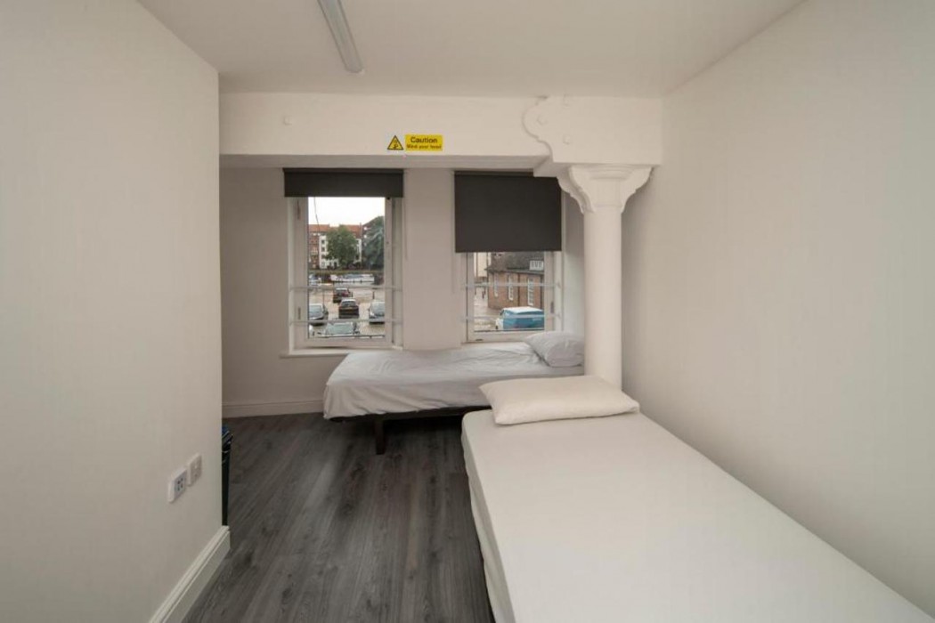 OYO Harbourside Hostel Bristol 8/39