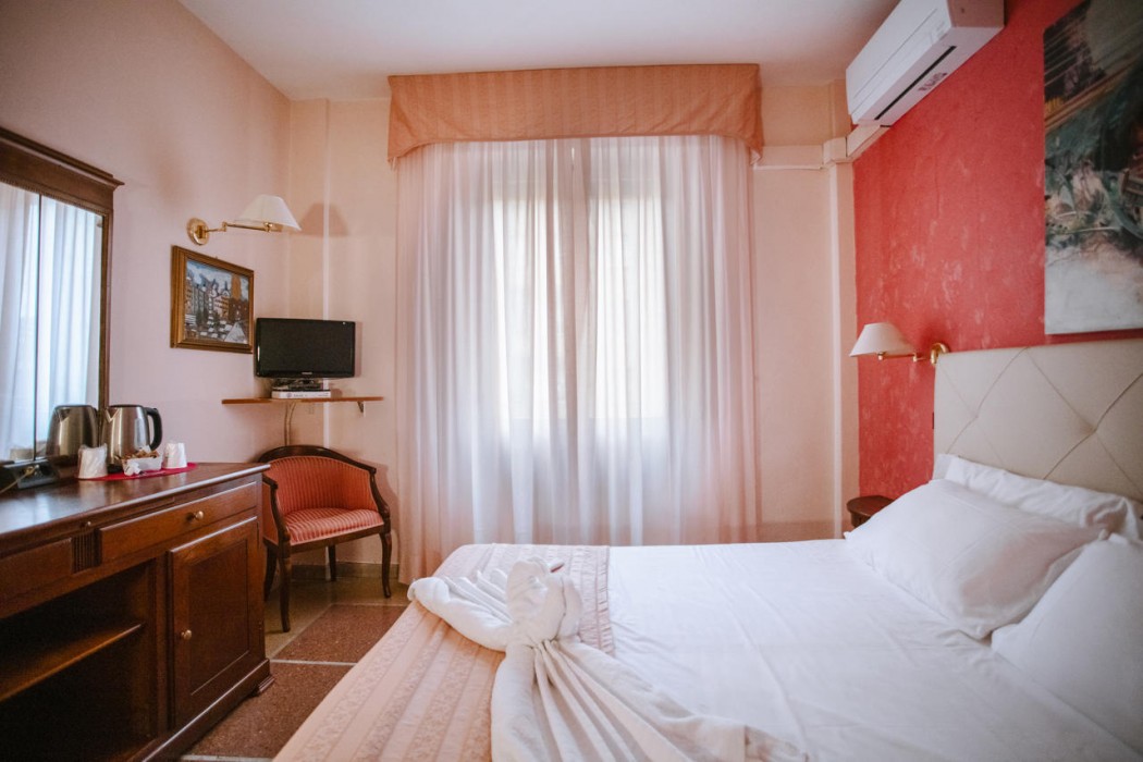 La Pace Hotel 19/122