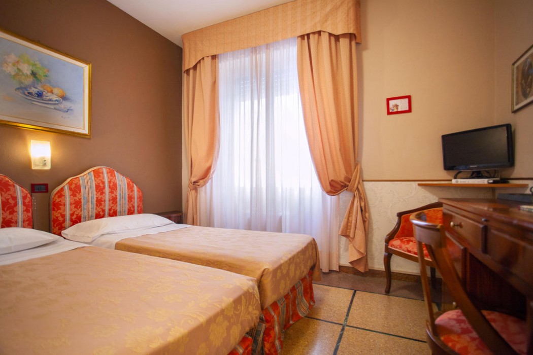 La Pace Hotel 20/122