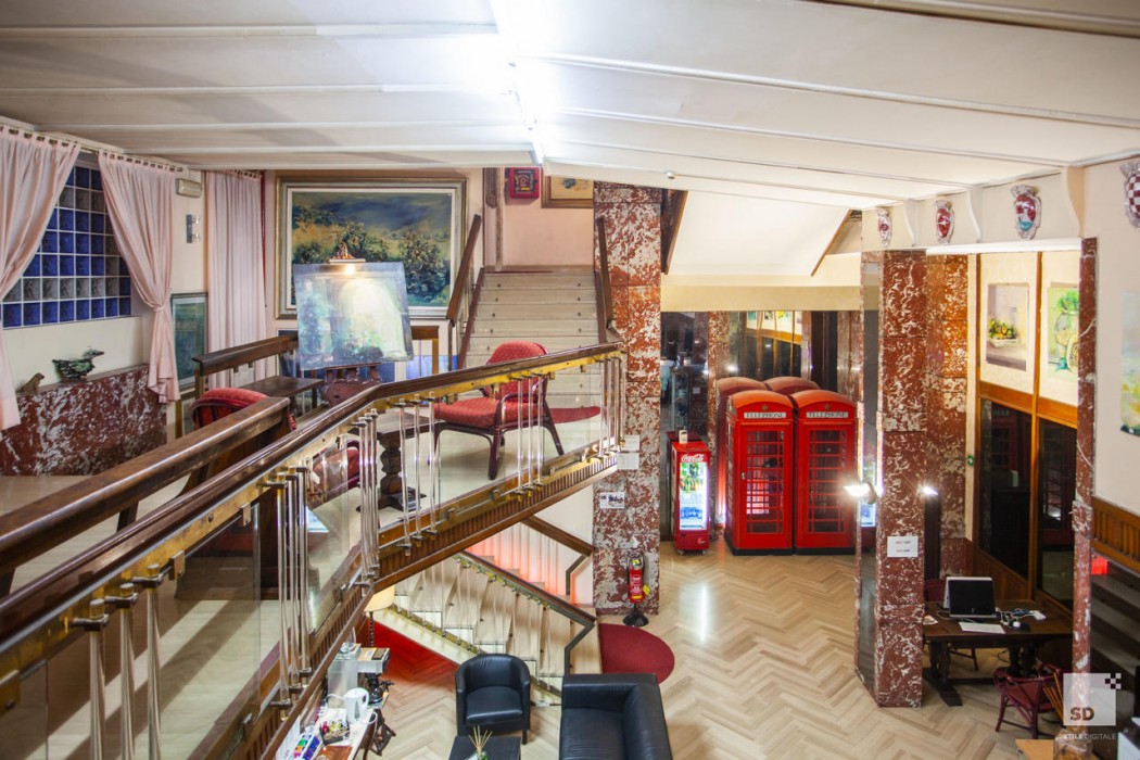 Lobby at La Pace Hotel, PISA